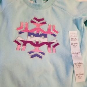 Little girl 2 peace 24 months